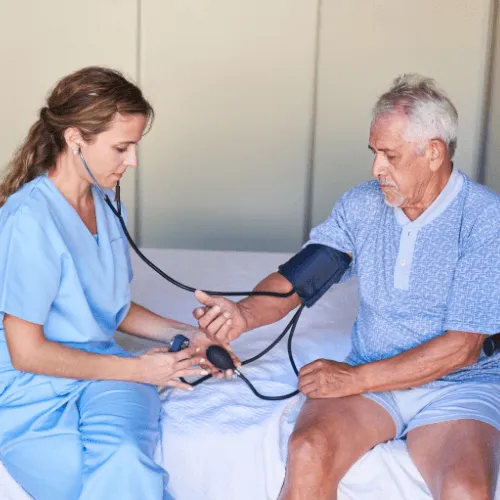 Control médico a domicilio en Santiago a paciente